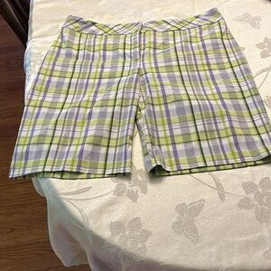IZOD Ladies Golf  Plaid Bermuda Shorts Size 10